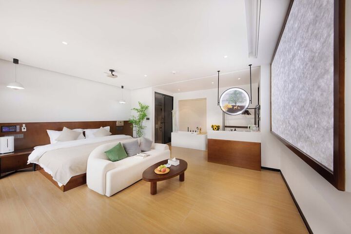 Room 14 of 61