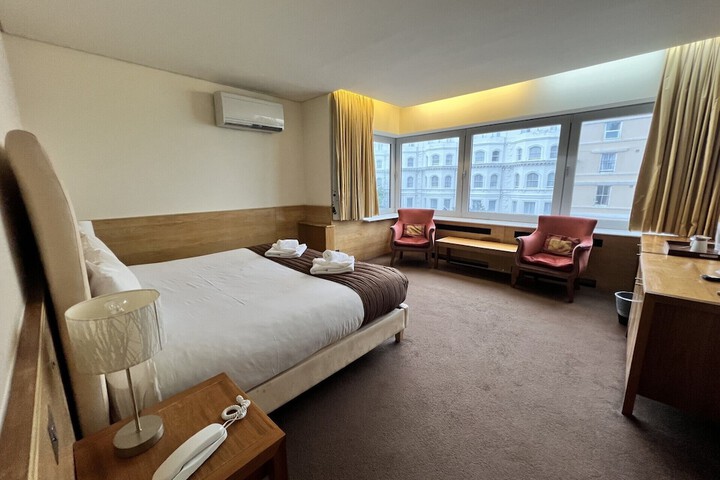 Room 15 of 74