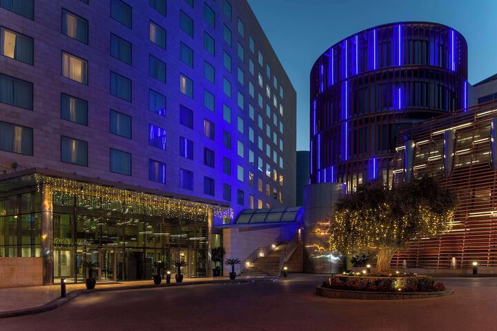 Hotel 225 of 231