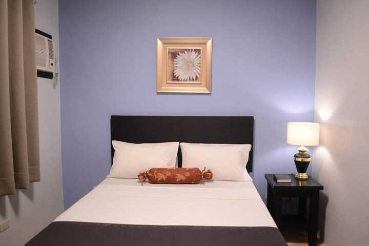 Room 28 of 114