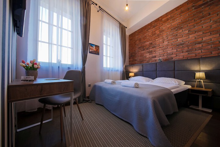 Room 15 of 66