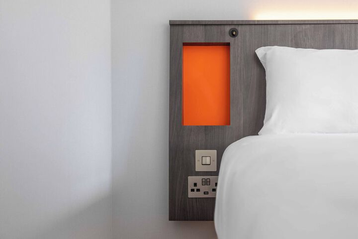 Room 32 of 72