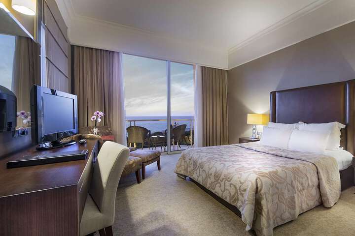 Room 15 of 68