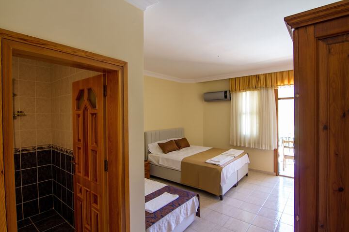 Room 12 of 60