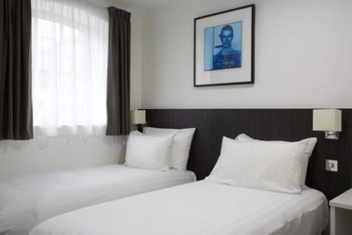 Room 9 of 27