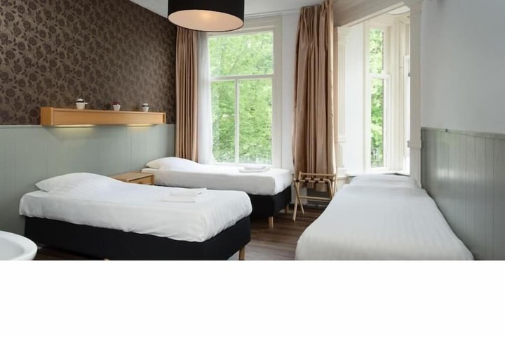 Room 3 of 53