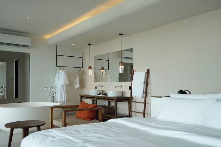 Room 15 of 66