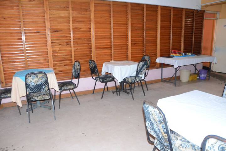 Dining 42 of 50