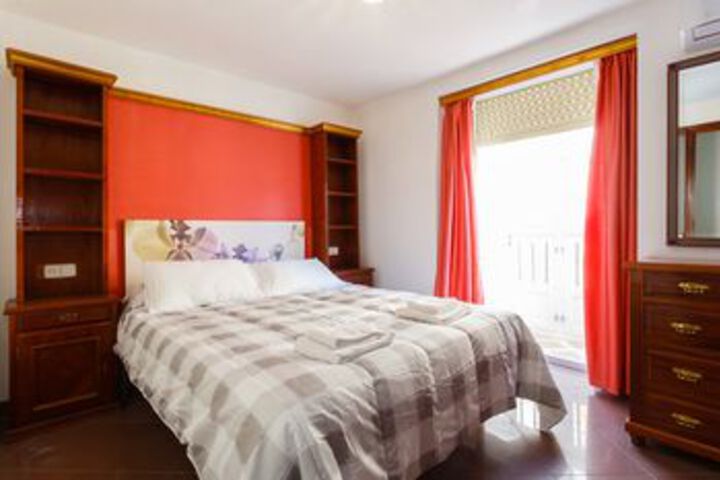 Room 7 of 18