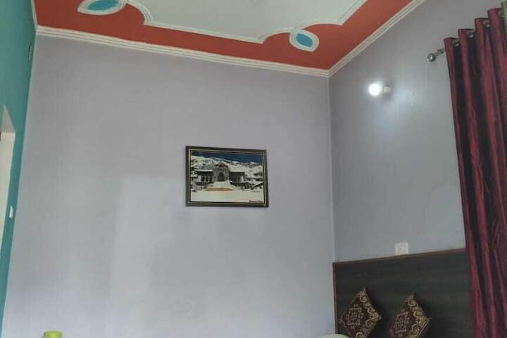 Room 3 of 39