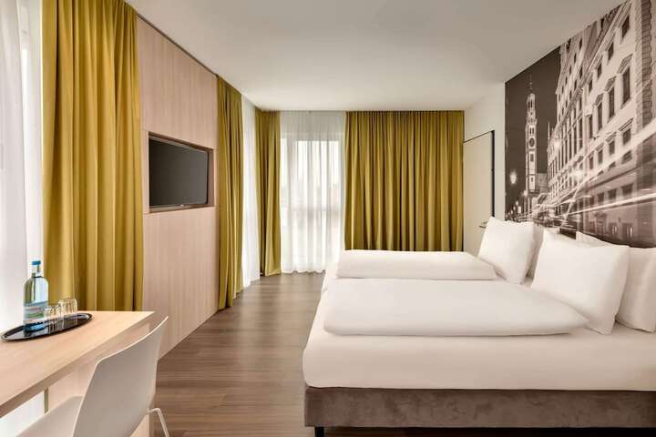 Super 8 by Wyndham Augsburg in Augsburg