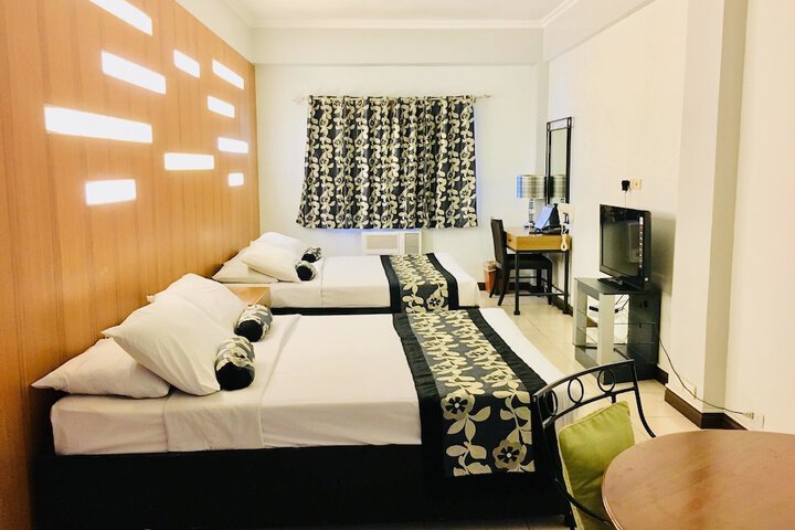 Room 14 of 80