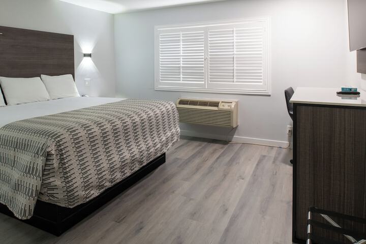 Room 12 of 25