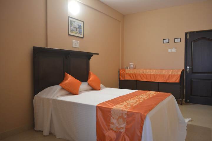 Room 3 of 37