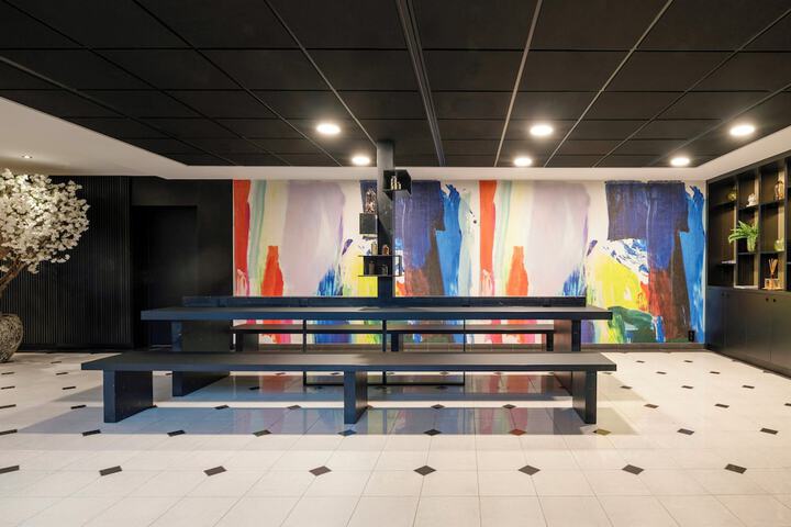 Guest Lobby