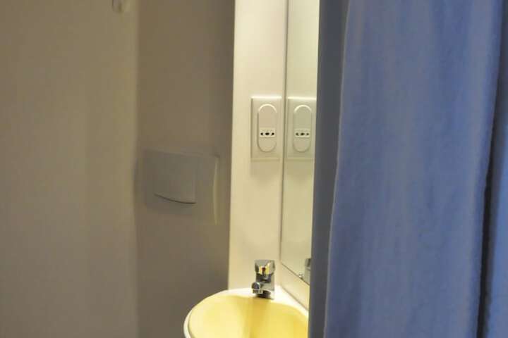 Room 75 of 98