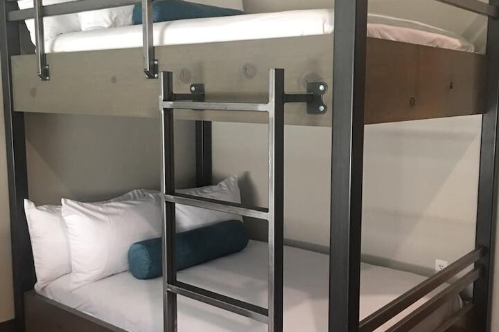 Room 27 of 75