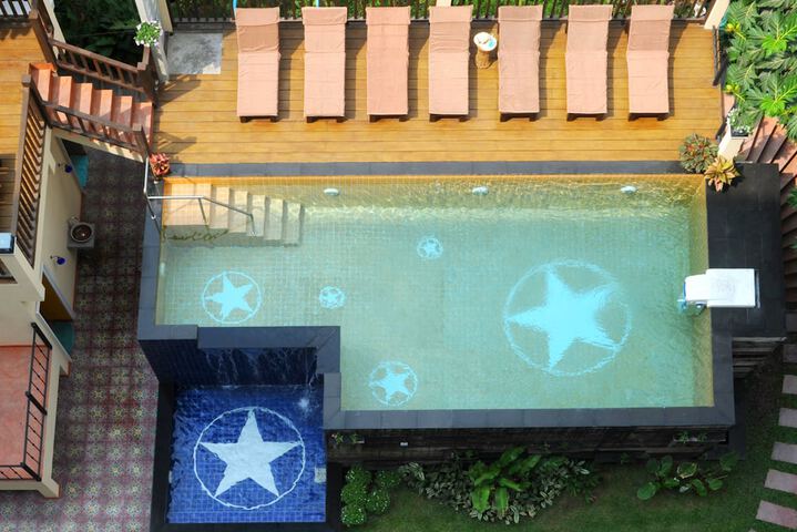 Pools & Facilities