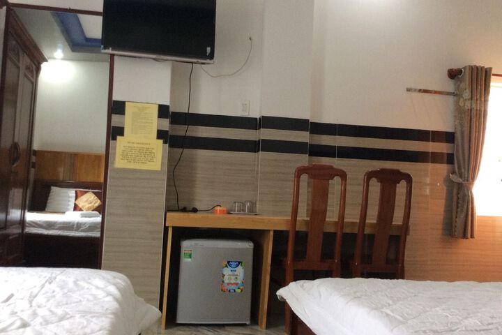 Room 16 of 28