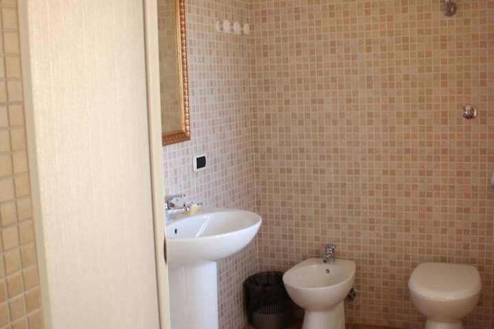 Room 18 of 38
