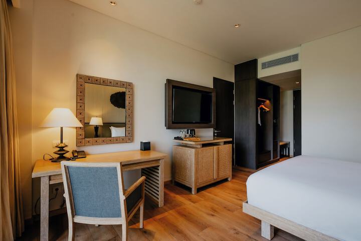 Room 3 of 26