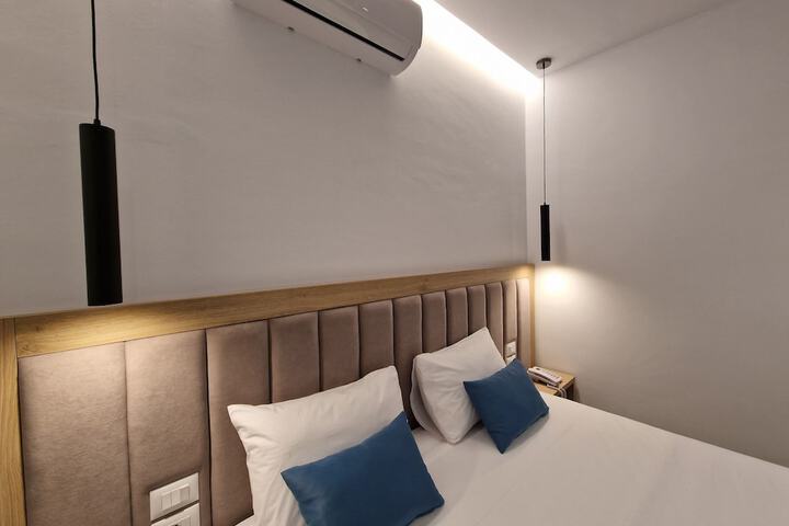 Room 8 of 73