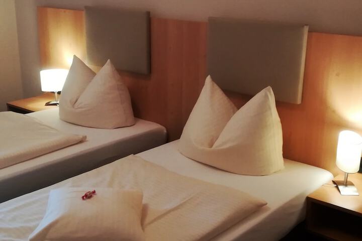 Room 8 of 31