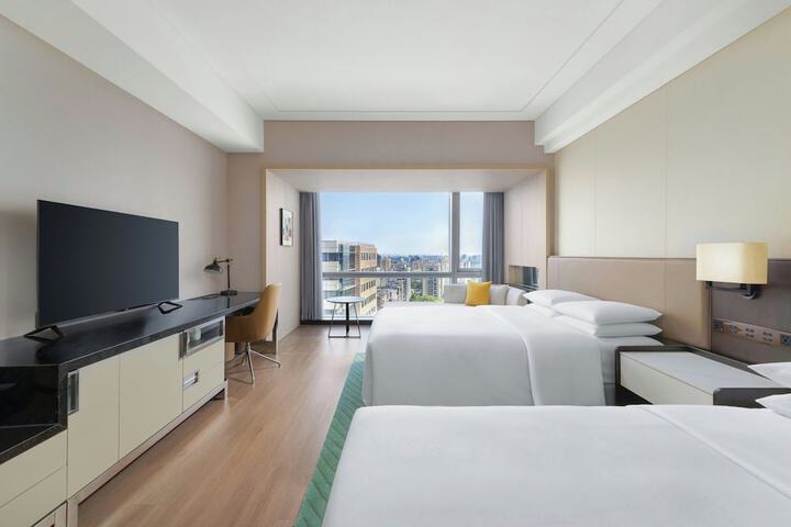 Room 49 of 102