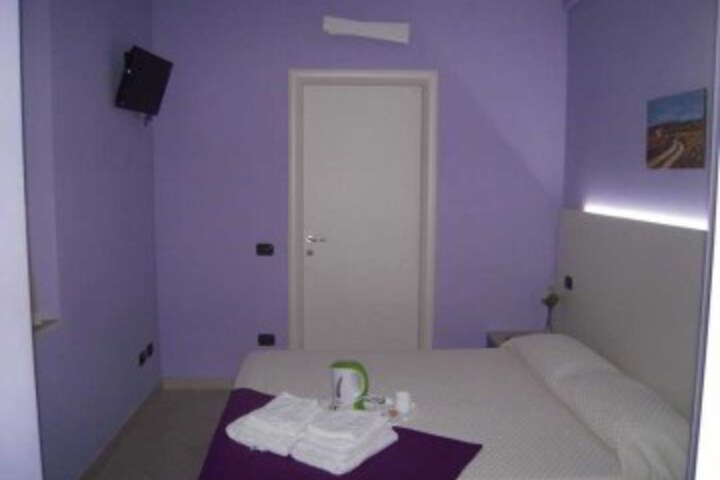 Room 14 of 18