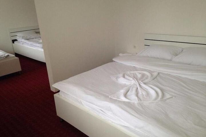 Room 12 of 50