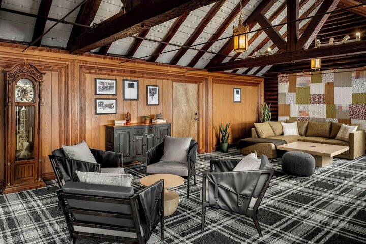 Guest Lobby