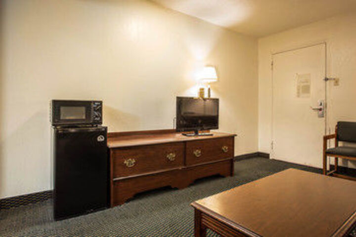 Room 12 of 23