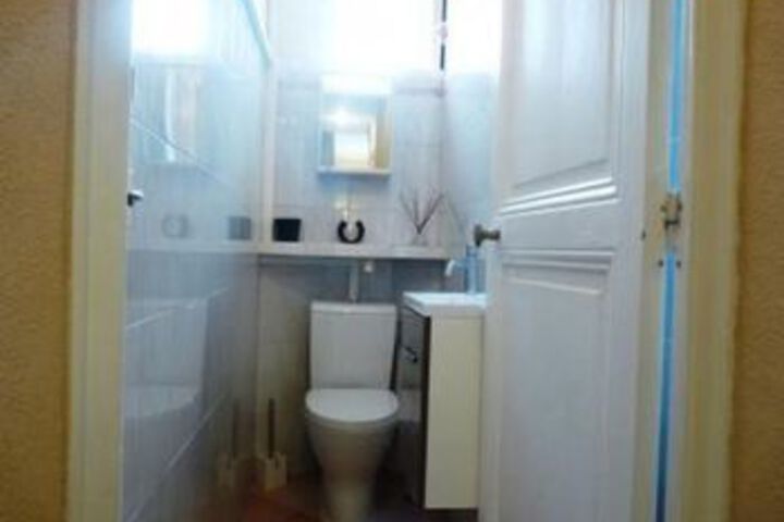 Room 4 of 15