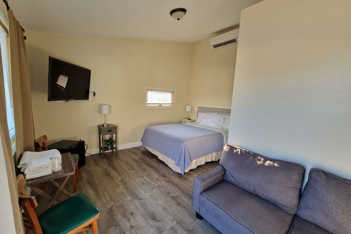 Room 9 of 20