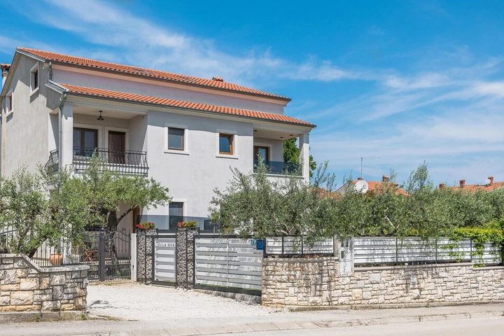 Amazing Home in Rovinj with Hot Tub WiFi & 2 Bedrooms