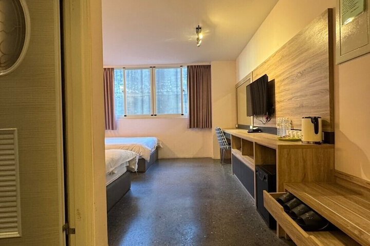 Room 45 of 118