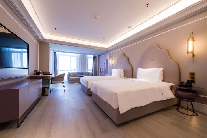 Room 6 of 55