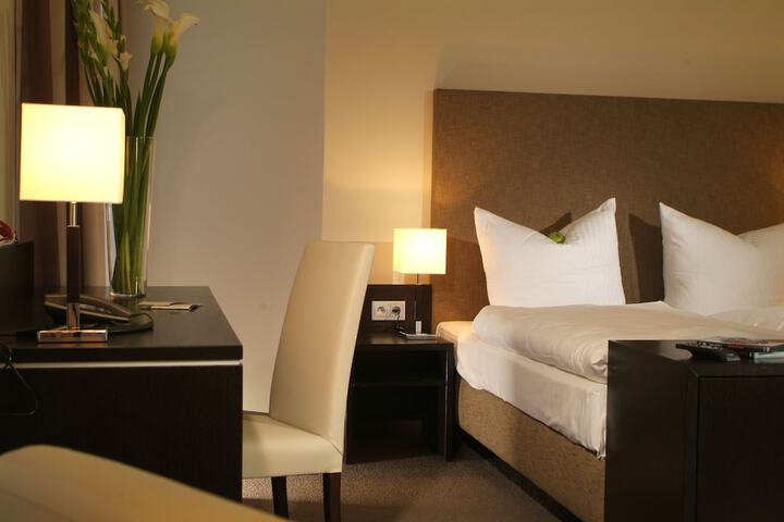 Room 4 of 41