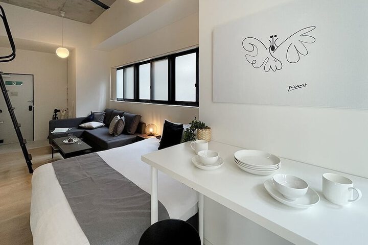 Room 82 of 177