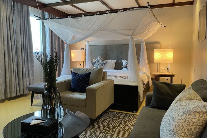Room 5 of 33