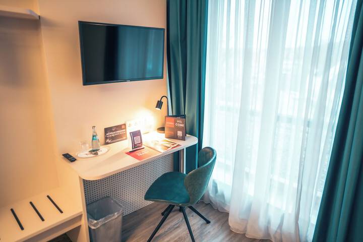 Room 11 of 34