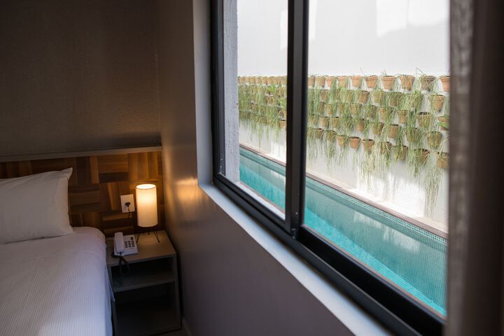 Room 19 of 48