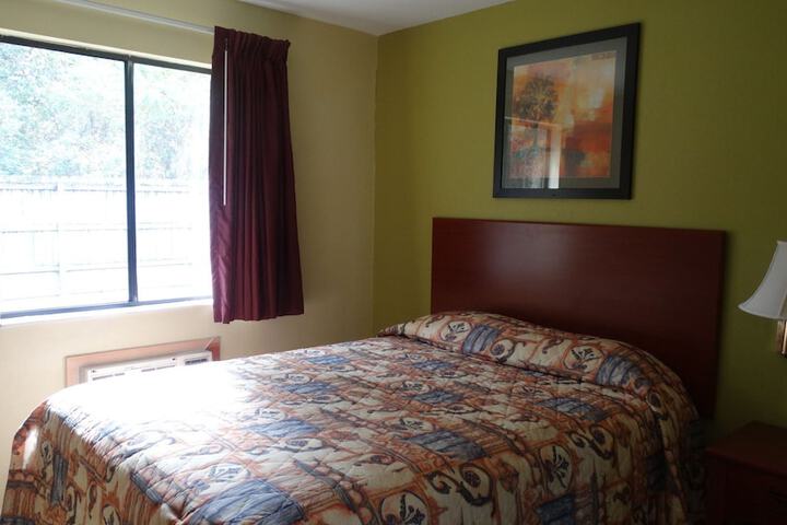 Room 7 of 28