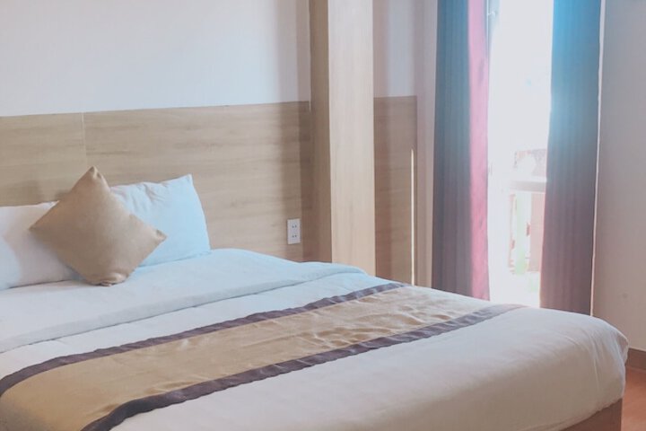 Room 10 of 43