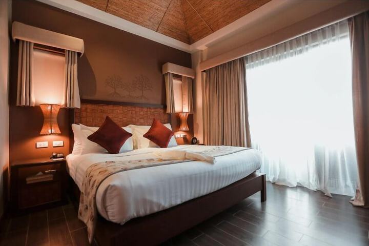 Room 10 of 43