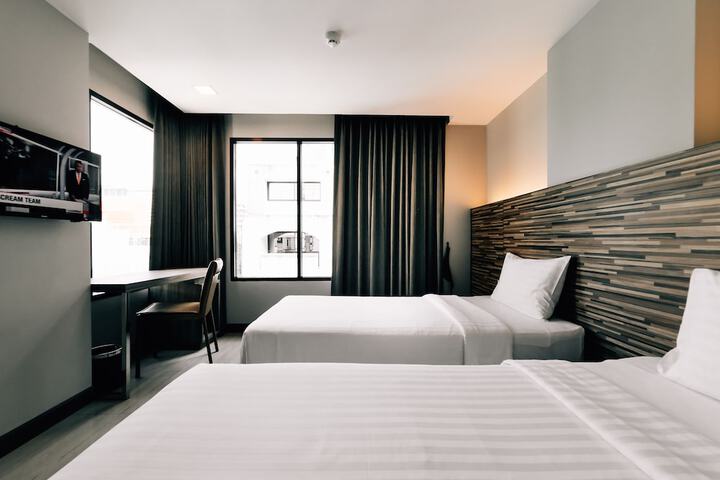 Room 19 of 38