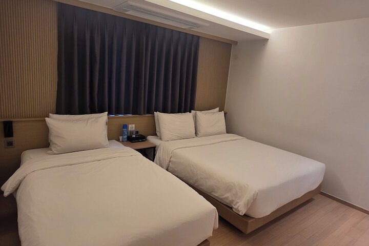 Room 44 of 59