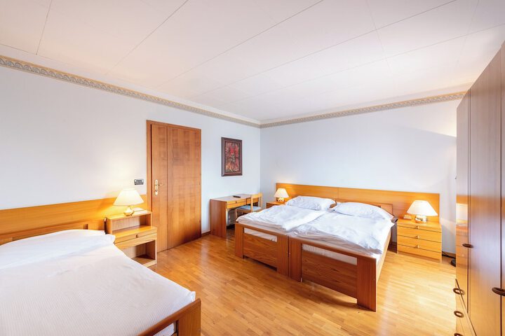Room 11 of 85