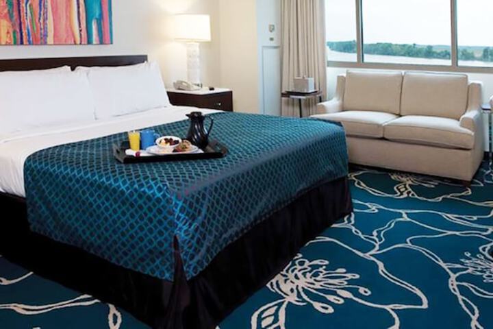 Standard | King Bed (7 of 9)