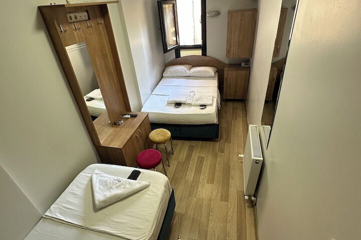 Room 12 of 19